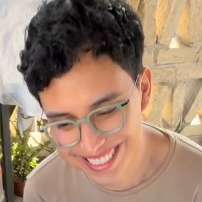 marontesua's profile picture. Developer 🍍 29 años