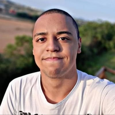 ♈ - Ariano;
🎓- Téc. ADM;
📷 - Amante da fotografia;
🔴⚫ - Flamenguista;
📖- ADM - UFRRJ
🌎 - Macaé, RJ;
🎂 - 26;
😉 - Sejam bem-vindos!