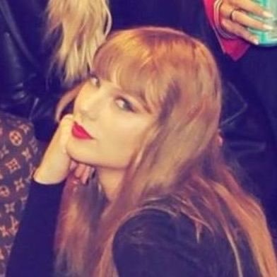 heyoooons's profile picture. paris geller prototype