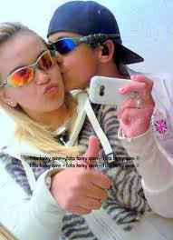& eu insisto com o apoio dos truta, Desistir pra que tioo? Não há vitoria sem luta.. ♪