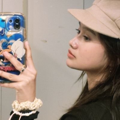 yashandaki's profile picture. aren't i just a fucking ray of sunshine?