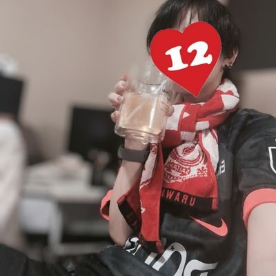 友人に勧められたままアンチサッカー野郎♀が
赤く染まってしまい、浦和応援専用垢作っちゃいました。
浦和初心者です。浦和好きさんと繋がりたい。
無言フォロー失礼します(*.ˬ.)ペコリンンチョ
インスタもあります▼