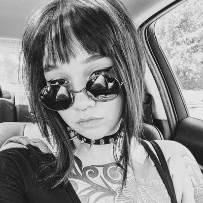 cyber mage known as GR4VES | rat girl summer 🔪⛓️ | touring photog / tshirt merchant / vibe tech | ig: gr4ves.jpg | they/she