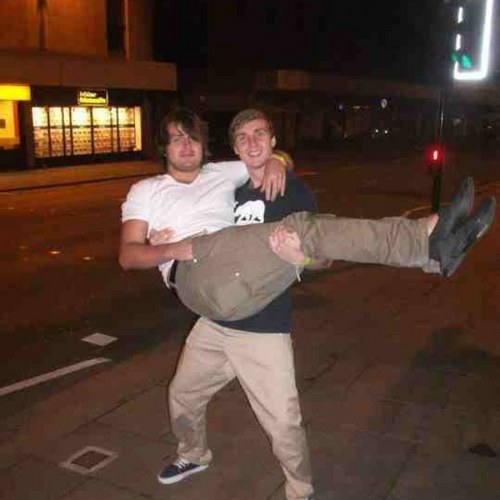 chrisloseby's profile picture. i am an electrician an love going away each year with my mate snowboarding.