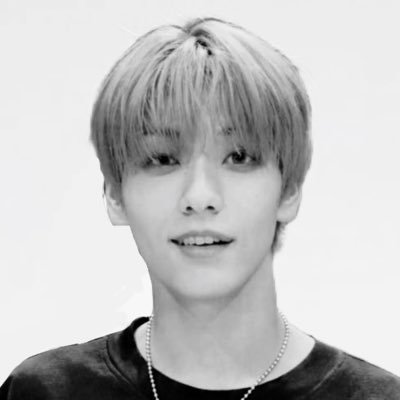 ‘03 Ana 𓌉◯𓇋 | lw:49 ugw:43 gw:47 cw:51s - 167cm 📖 Lesbian btw