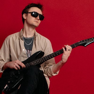 Работаю в @afisha, ранее — @sobaka_ru и @fontanka_news. Играю унылый рок в группе «Сомнамбулический туризм», веду Telegram-канал про музыку: https://t.co/FIGWLztkZL