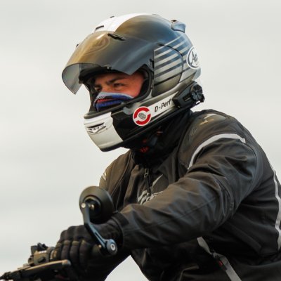 🇬🇧 MotorBike Content
🏍️ BMW F900R Triple Black
📸 Retired Twitch Streamer || Twitch Partner 🟣 Formerly