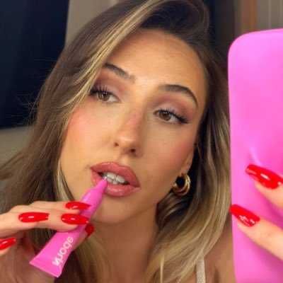 dmiuzualux's profile picture. ♒️