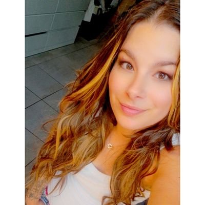 Makeup Artist 💄FX 
Cinéphile 🎬
Cavalière 🏇