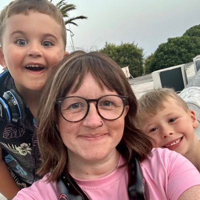 Drama Teacher @PA_Perform_Arts @perthacademy Passionate about lots of things. Believe in being kind. Always. Views my own. She/her. 🏴🎭📚♀🏳️🌈