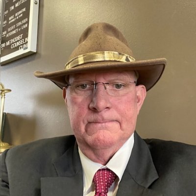 America First. 🇺🇸. Go Hogs! 🐗Old country lawyer. Trump 2024! 🇺🇸 No DM’s.