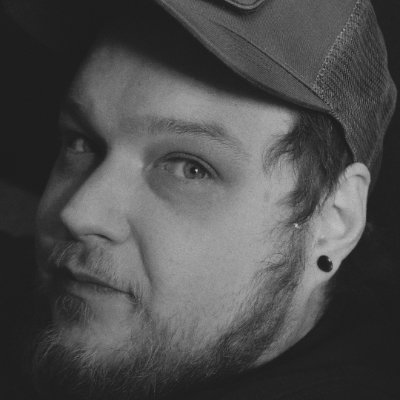 Cancer Survivor ● Father ● Voice Actor ● Video Editor & Graphics for @BellularGaming ● Social Science Student ● #Annibyniaeth #Yescymru