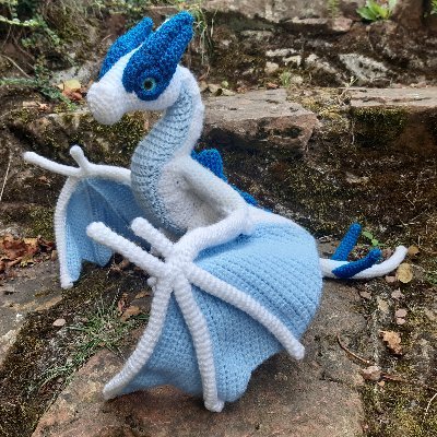 Elle/She. Créatures de l'Imaginaire au crochet (dragons :3), j'écris aussi de la Fantasy. Spoonie. Maman Chat. (2e cpte @symphantasy)
