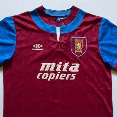 Aston Villa supporter. 😎 🏴 🇬🇧Also follow Banbury United FC 🔴🟡💜💙 Hate sweetcorn 🌽