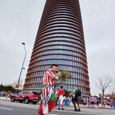 Soy del athletic club de Bilbao y de la Union deportiva Salamanca.
Y ESO JODE.