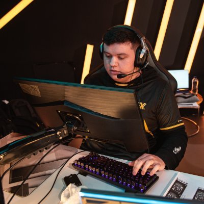 R6 Player - sup/flex for: @TeamBPi_
Former: @teamoneesports @losgrandesgg @7rexteam
✉: caiodiniz.contato@gmail.com