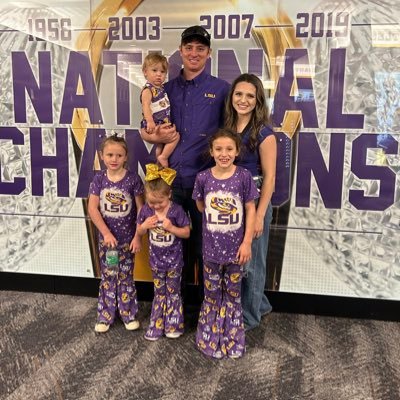 God 1st, Wife 2nd, Family 3rd Love my wife and our 4 amazing babies! Entrepreneur and love our amazing country! AWIN #Jesus2025