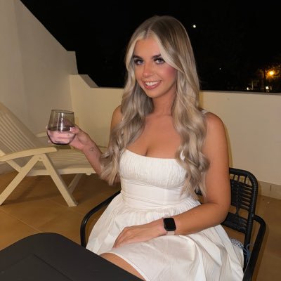 holwheldon's profile picture. 25.  West Yorkshire 🤍 Instagram- holwheldon