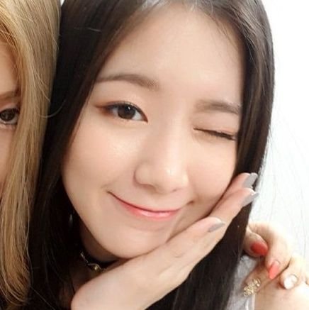 ishuhuanz's profile picture. 