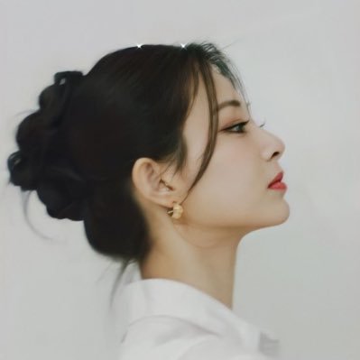 vege__che2's profile picture. 普段はお堅い仕事⇄美容業界勉強中。英語/デザイン/美容/お笑い🫶🏻