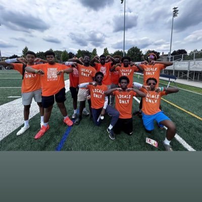 DT @RULAKERFB 🟢⚪️🌊/Freshman Line Coach @oprffootball