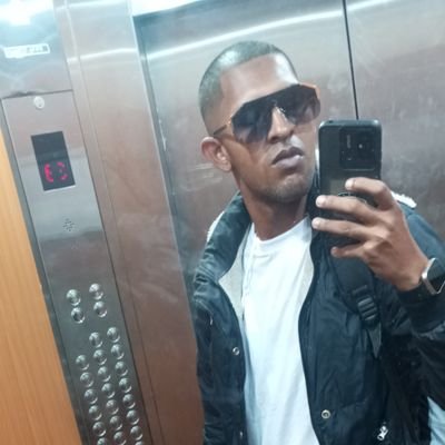 Yeii_01GT's profile picture. • #SiNoTienesDientesPelaLaEncia.
· #VivaLaVida 1994 
• LDR01 
• Cuatro20