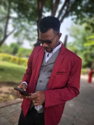 gerardhorvil83's profile picture. Dieu fort et grand, Dieu de toute ma vie,force de vivre, en toi je me confie,