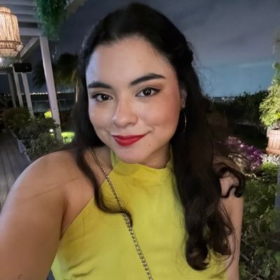 Médico General 👩🏻⚕️💓
En ocasiones la vida te enseña a querer más, pero a menos personas 😌❤️