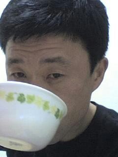 난 떨어지는 빗물을 피하지 않는다. 근데 방사능비는 피해야자나..