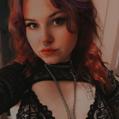 sunflowerbat's profile picture. casper • elder emo • enchanted by magick, books, concerts, halloween, + nature ♡ @muppetlord96 ♡ photographer, artist, mother of spiders 🕸️🕷️🌻🦇