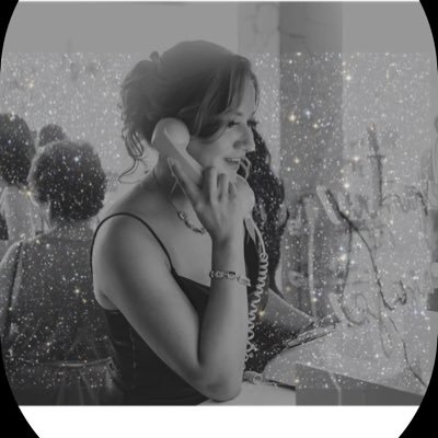 LauPaHer's profile picture. Soy abogada y llevo dentro un corazón de poeta