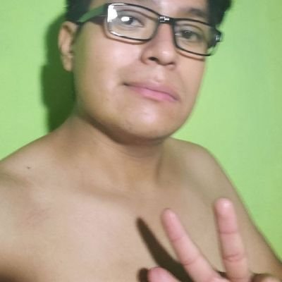 Aun estoy aprendiendo a tomarme fotos y a sacar videos, si alguien me puede enseñar estaría muy agradecido, le entro a casi todo je