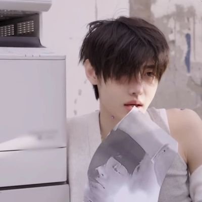 yvnieu's profile picture. I love enhypen so damn much