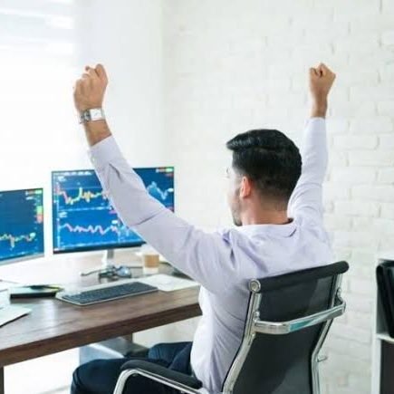 Mark763939774's profile picture. Good opportunity for a Person who interested in Earn money 💰 🤑 
50 To 50
https://t.co/3B2yisUtUA