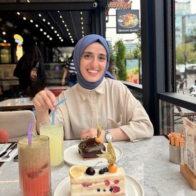 EmineAkda18893's profile picture. 