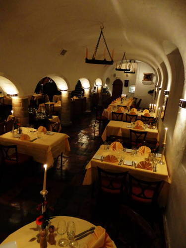 Prinsenkelder's profile picture. opgericht in 1948. tot 1975 eigenaar Garos, sinds 1975 eigenaar w. moers