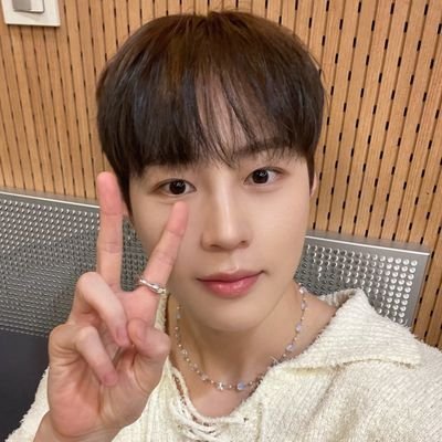 gureumiding's profile picture. 하성운과 늘 함께☁️ 하:늘 (HA:NEUL)💜💙💛