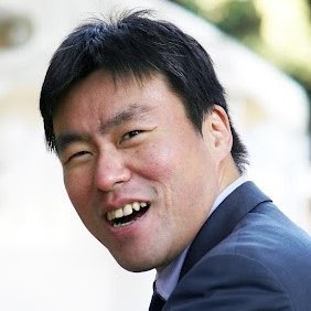 一般社団法人防窮研究所理事長、ITエンジニアを中心とする市民有志団体proj-inclusiveリーダー、拓殖大学准教授。防窮(生活困窮の予防と深刻化防止)の確立と実践に取り組んでいます。