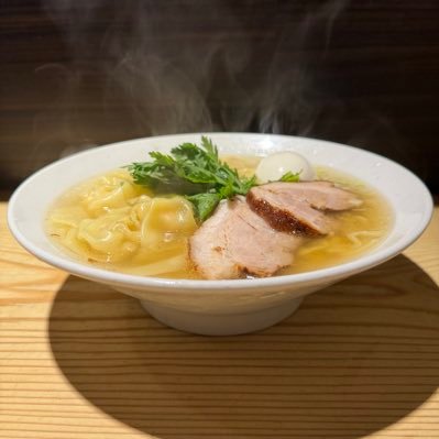美味しいラーメンを少しでも広めたい 基本は横浜ですが 各地に出向き年間300杯ラーメンを食します。あまり細かいことは書きませんが是非参考にしてください。ラーメン好きさん仲良くしてください。