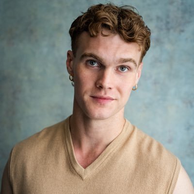Actor • London & Halifax Based • Represented by Chloe Storey Management • Stax in Theatre Centre & Sheffield Theatres’ Dizzy - Tickets ⤵️