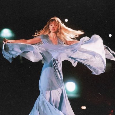 21 | australian | she/her | eras tour melbourne n1 & sydney n2, n3 & n4 | was at taylor’s biggest ever show 🪩🪩