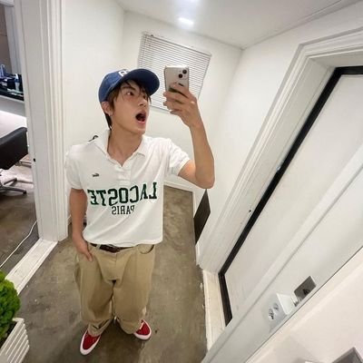 pbesther_'s profile picture. dia a dia de uma estudante (vítima) do novo ensino médio