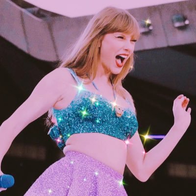 taylorboxes's profile picture. just an intern at the tortured poets department | book lover | evermore stan | autistic | swiftie since 2014