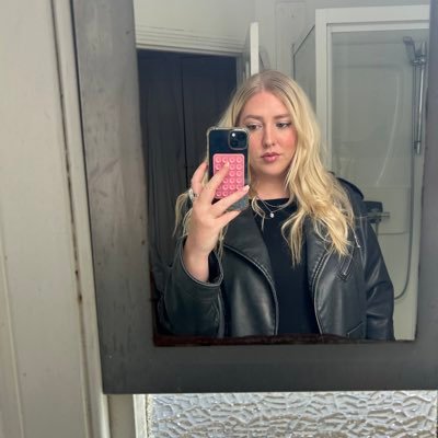 l4urenhall's profile picture. 