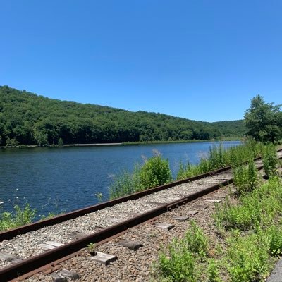 averyreidwaters's profile picture. 