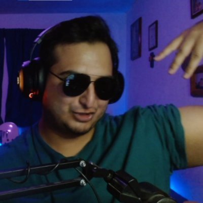 Los espero a las 9:00pm hora mexico en https://t.co/V3CykDZN4M no traigan palomitas que se atragantan por pendejadas que hacemos jaja