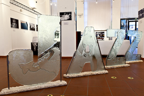 crisinricerca's profile picture. amo l'arte in tutte le sue forme..il mare..il cibo..e tutto ciò che non è convenzionale.
Non dobbiamo stupirci degli altri, ma sorprenderci di noi stessi