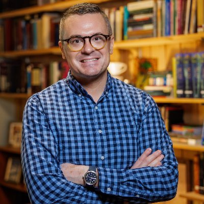 Prof. @AMBS_seminary | (Re)Imagining peace church | Writing on political idolatry & violent extremism | Strategic nonviolence is the way | Dad & latte artist