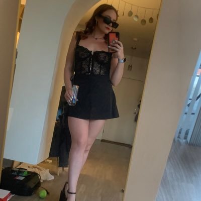 Tara_LoRinn's profile picture. 