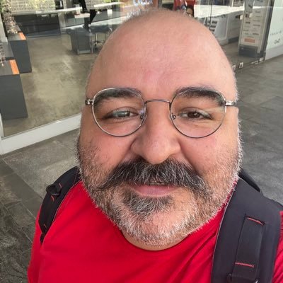 mehmeterofficia's profile picture. Oyuncu Yazar Finans Müdürü Galatasaray 💛♥️